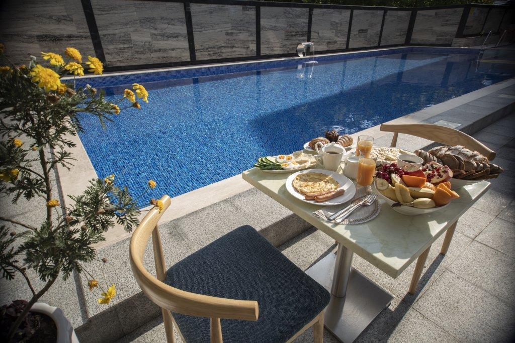Chveni Ezo Boutique Hotel Koboeleti Buitenkant foto